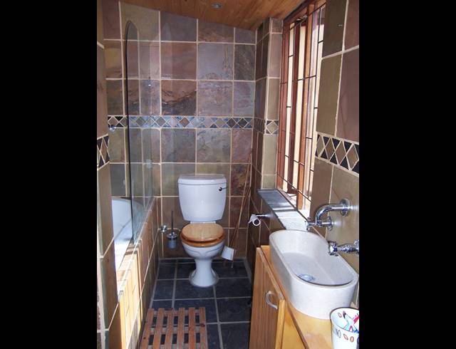 2 bed property to rent in WOODSTOCK